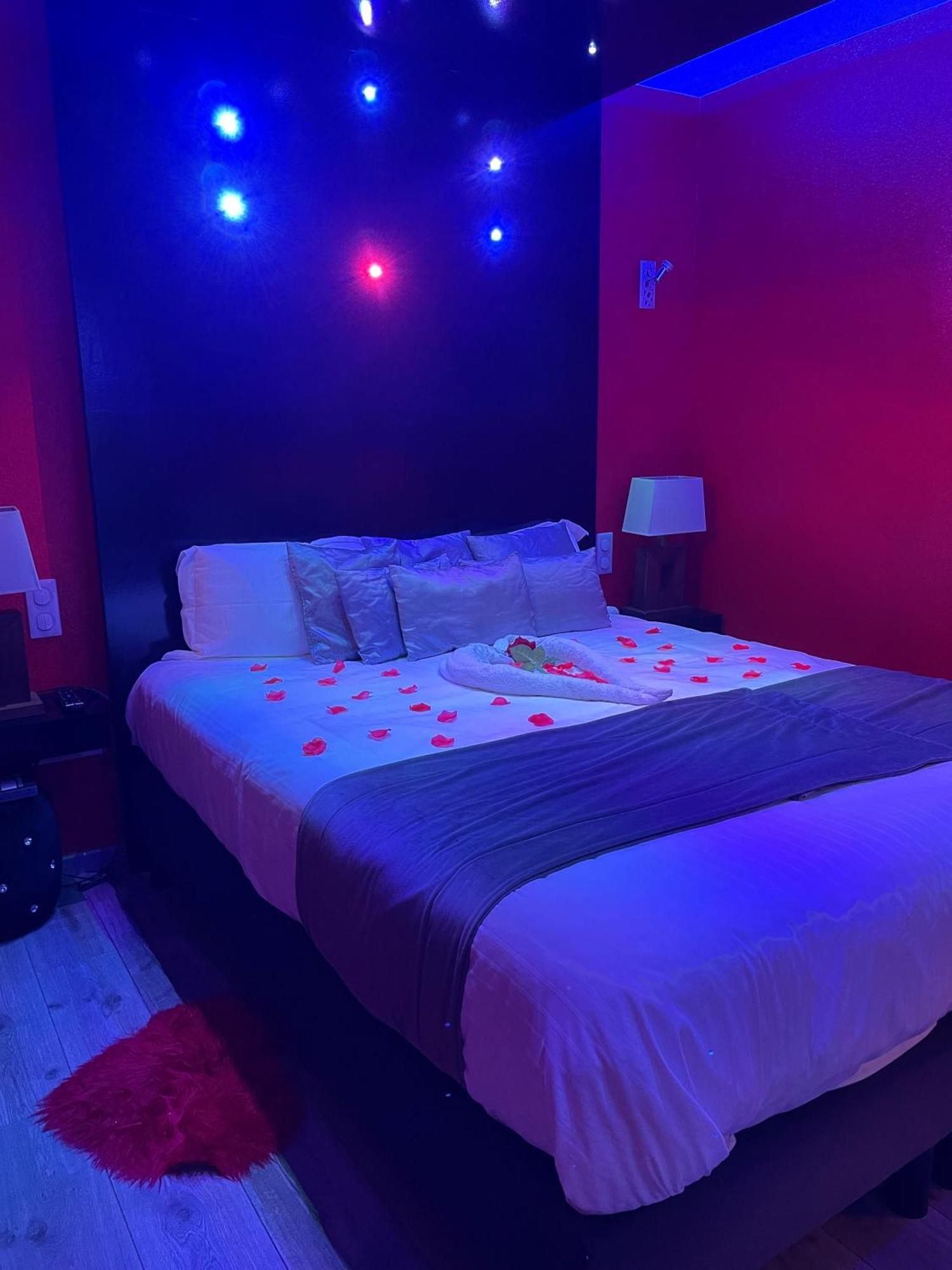 Logis Hotel Centrotel Et Spa Bulles D'Allier مونتمارت المظهر الخارجي الصورة