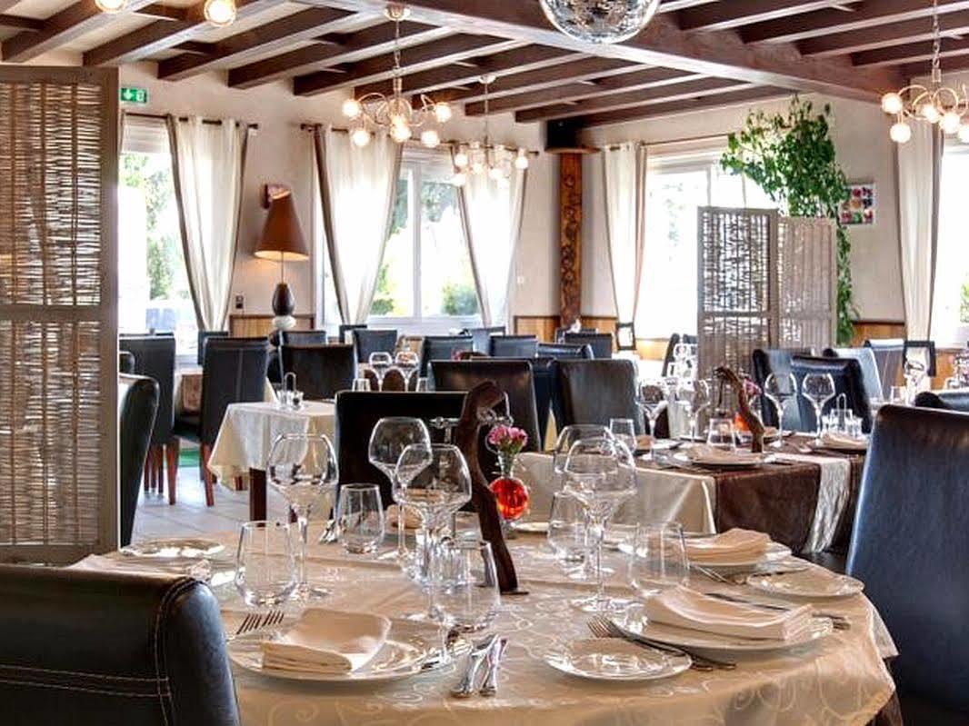 Logis Hotel Centrotel Et Spa Bulles D'Allier مونتمارت المظهر الخارجي الصورة
